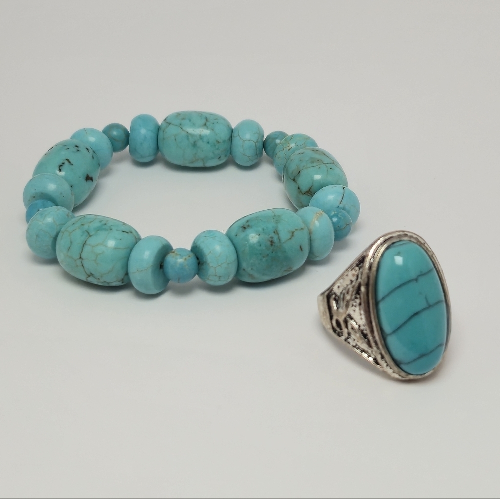 Turquoise Statement Ring & Chunky Beaded Bracelet Set – Boho Western Jewelry